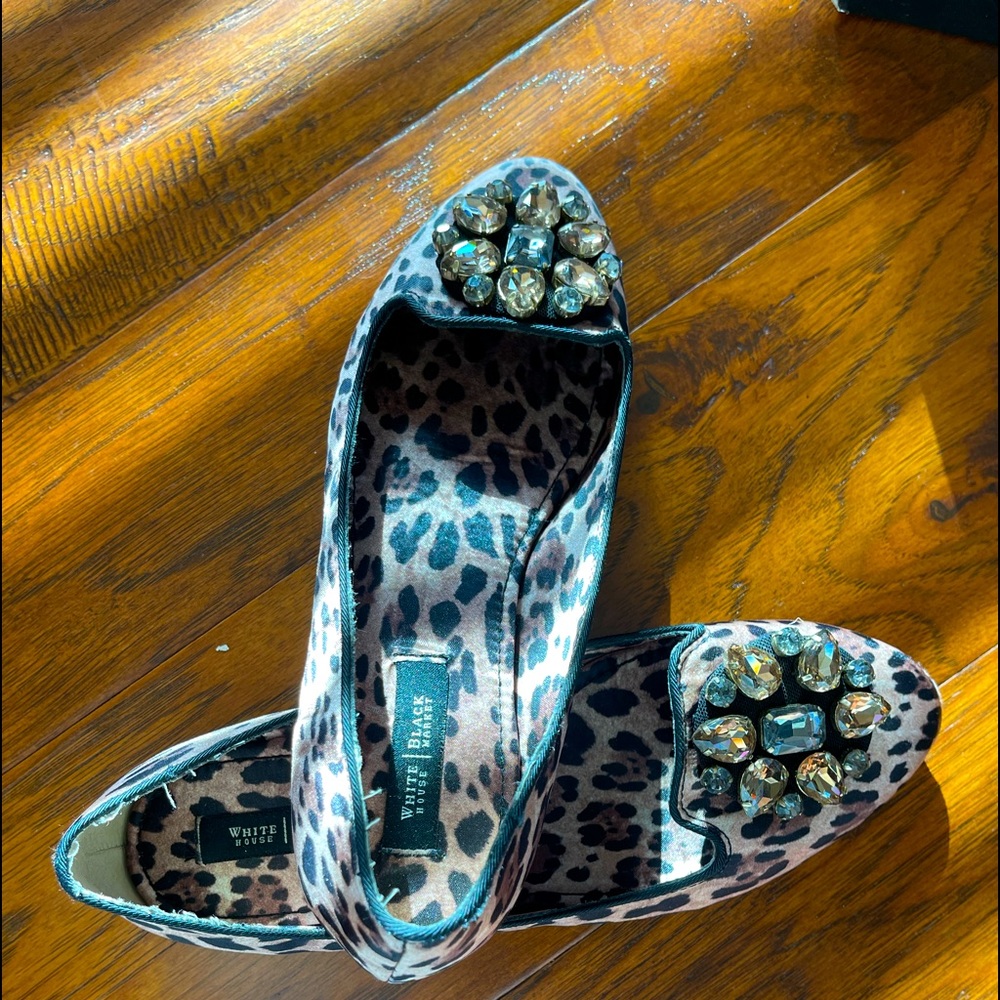 Leopard print flats with stones. With leather sole.